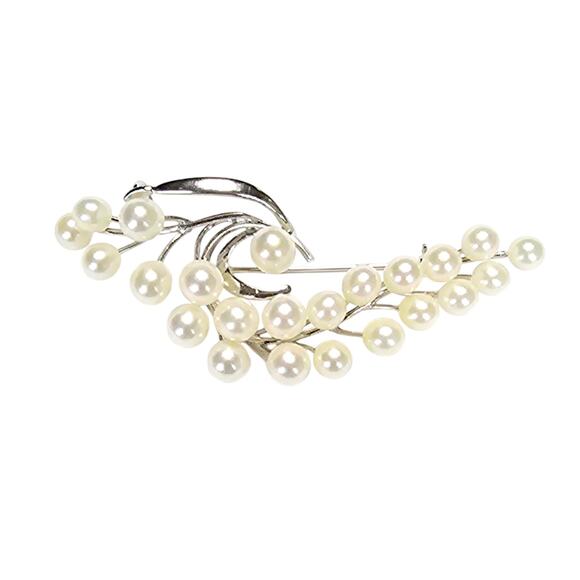Mid-Century Japanese Culture Akoya Pearl Brooch